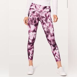 Wunder Under Hi-Rise 7/8 Tight 25"
Blush Blossom Alpine White Candy Pink